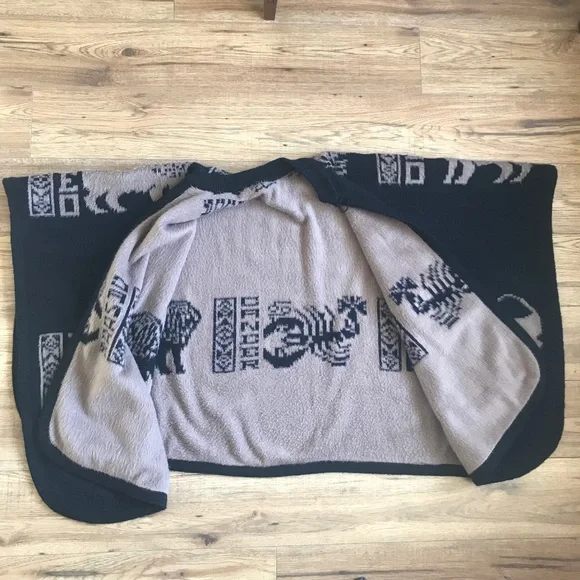 Astrological Cancer / Leo Cape - Picture 3 of 8